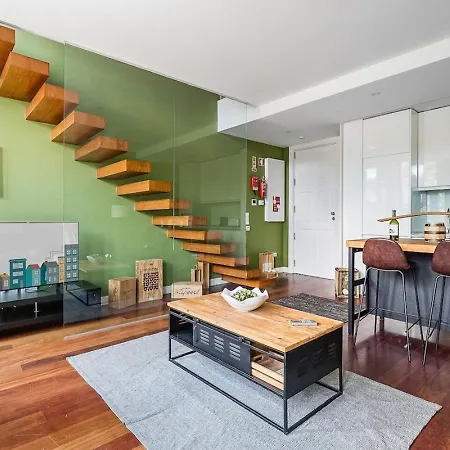City-center With Mezzanine And Terrace 아파트 *