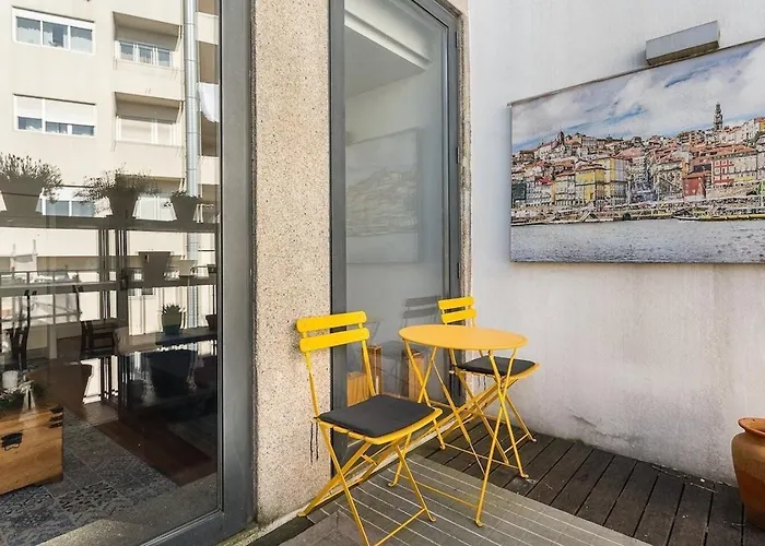 City-center With Mezzanine And Terrace * Oporto